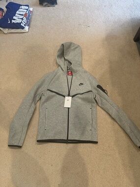 New with Tags Nike Tech sweatshirt